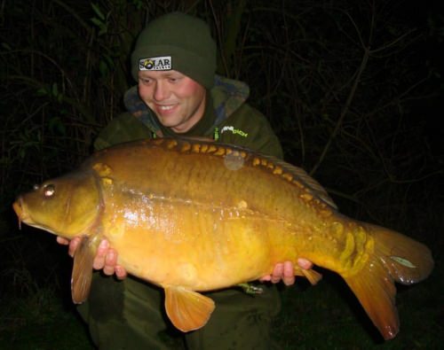 Carl Sharp - Fenland Fisheries 19lb 11oz