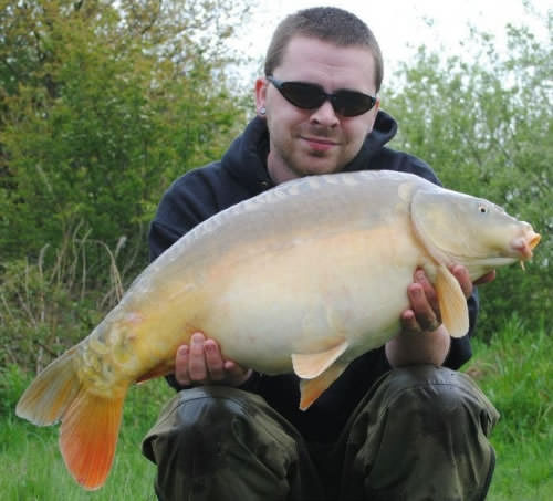 Dan Thorp - Pool Hall 17lb 0oz