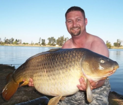 Dirk Engelbrecht - South African Lake 37lb 5oz