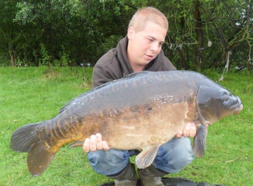 Dominic Roots - Stour Lake 22lb 11oz