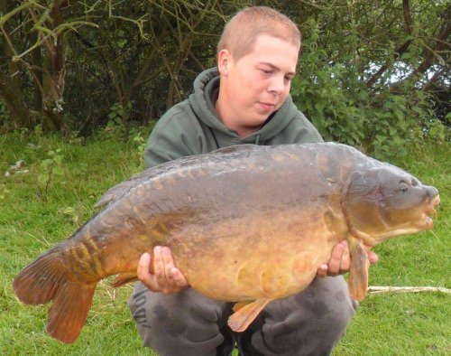 Dominic Roots - Stour Lake 31lb 14oz