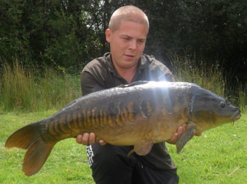 Dominic Roots - Stour Lake 19lb 6oz