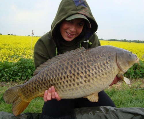 Liz Hicks - Fenland Fisheries 16lb 1oz