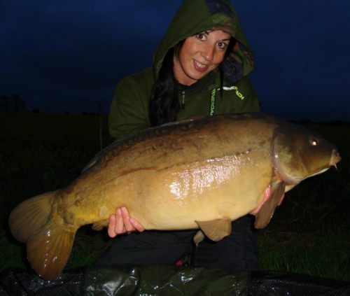 Liz Hicks - Fenland Fisheries 23lb 12oz