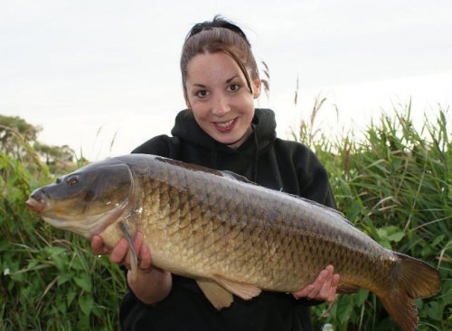 Liz Hicks - Fenland Fisheries 20lb 0oz