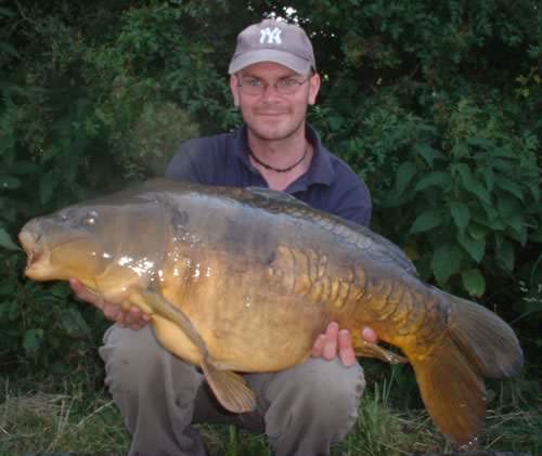 Matthew Walker - Stour Lake 27lb 8oz