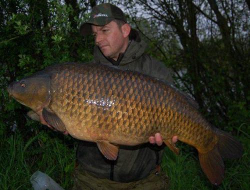 Pete Kelly - Cleverley Mere 33lb 8oz