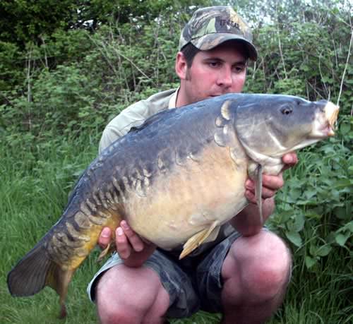 Simon Lewis - Essex Lake 23lb 6oz