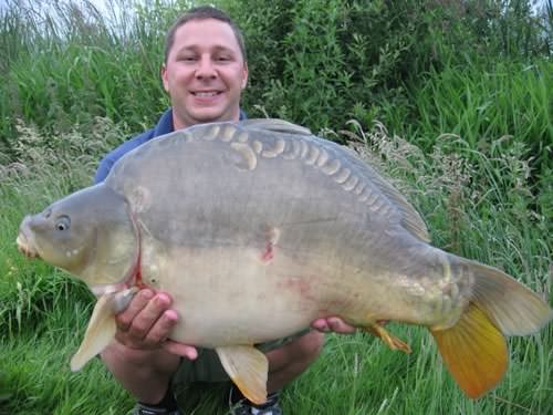 Stuart Andrews - Linear Fisheries 24lb 8oz